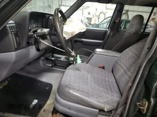 1998 Jeep Cherokee Sport with VIN 1J4FJ68S3WL146331, listed as a Copart auction lot 49420995 with 200,040 mi miles and Salvage Title. Bid and sale history available at carsss.com. Image 7.