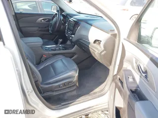 2019 Chevrolet Traverse LT Leather with VIN 1GNERHKW7KJ269791, listed as a IAAI auction lot 41599390 with 182,176 mi miles. Bid and sale history available at carsss.com. Image 5.