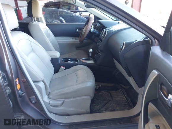 2008 Nissan Rogue SL with VIN JN8AS58V58W118893, listed as a IAAI auction lot 41754224 with 238,968 mi miles and . Bid and sale history available at DreamBid. Image 5.