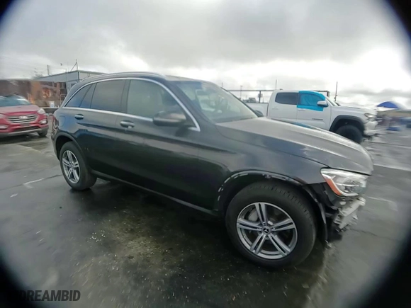 2022 Mercedes-Benz GLC with VIN W1N0G8DB2NV360833, listed as a Copart auction lot 48511955 with 17,927 mi miles and Salvage Title. Bid and sale history available at carsss.com. Image 11.
