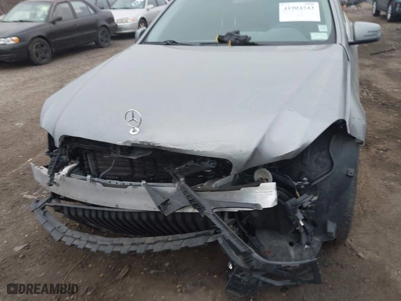 2010 Mercedes-Benz E-Class E 350 Luxury with VIN WDDHF8HBXAA074596, listed as a IAAI auction lot 41904543 with 127,805 mi miles. Bid and sale history available at carsss.com. Image 6.