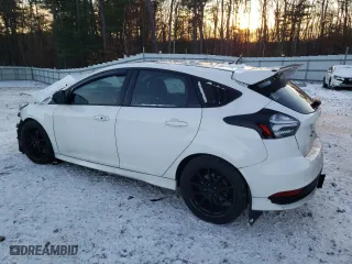 2015 Ford Focus ST with VIN 1FADP3L96FL371878, listed as a Copart auction lot 85670524 with 149,869 mi miles and Clean Title. Bid and sale history available at carsss.com. Image 2.