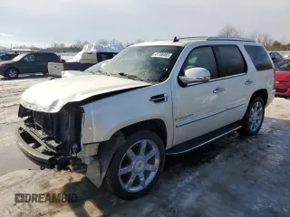 2009 Cadillac Escalade z VIN 1GYFK23299R246710, wystawiony jako Copart lot #41768465 z przebiegiem 110 225 mil mil oraz Czysty tytuł • Clean title. Historia ofert i sprzedaży dostępna na DreamBid. Obrazek 1.
