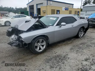 2018 Dodge Challenger SXT z VIN 2C3CDZAG3JH276479, wystawiony jako Copart lot #58362765 z przebiegiem 46 711 mil mil oraz Czysty tytuł • Clean title. Historia ofert i sprzedaży dostępna na DreamBid. Obrazek 1.