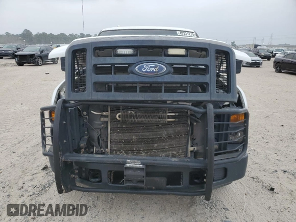 2008 Ford F-250 XL with VIN 1FTSX20518EA44812, listed as a Copart auction lot 49331275 with 102,304 mi miles and Salvage title. Bid and sale history available at DreamBid. Image 5.