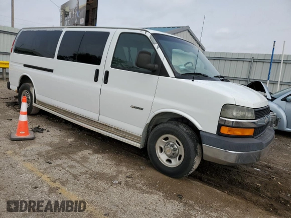 2005 Chevrolet Express Passenger with VIN 1GAHG39UX51197887, listed as a Copart auction lot 54499855 with 173,655 mi miles and Clean title. Bid and sale history available at DreamBid. Image 4.