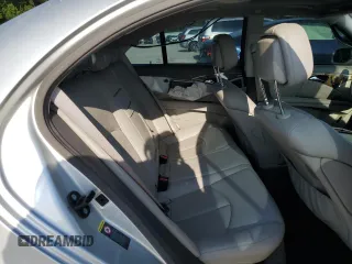2007 Mercedes-Benz E 550 z VIN WDBUF72X17B045139, wystawiony jako Copart lot #55218075 z przebiegiem 148 304 mil mil oraz Szkoda całkowita • Salvage title. Historia ofert i sprzedaży dostępna na DreamBid. Obrazek 10.