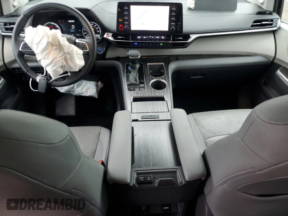 2021 Toyota Sienna Limited with VIN 5TDZRKEC6MS012684, listed as a Copart auction lot 61996195 with 80,609 mi miles and Salvage title. Bid and sale history available at DreamBid. Image 8.