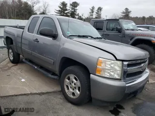 2008 Chevrolet Silverado 1500 LT w/2LT with VIN 2GCEC19J881210019, listed as a Copart auction lot 41699385 with 168,940 mi miles and Salvage Title. Bid and sale history available at carsss.com. Image 4.