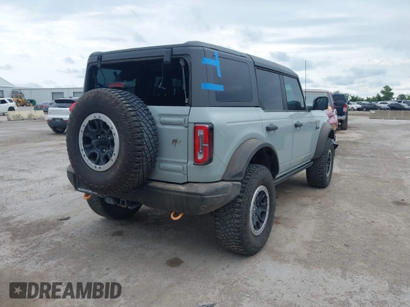 2022 Ford Bronco z VIN 1FMEE5DP3NLB31811, wystawiony jako IAAI lot #42303650 z przebiegiem 43 636 mil mil oraz . Historia ofert i sprzedaży dostępna na DreamBid. Obrazek 4.