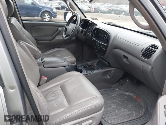 2005 Toyota Sequoia SR5 with VIN 5TDBT44A95S246415, listed as a IAAI auction lot 41560405 with 169,745 mi miles and . Bid and sale history available at DreamBid. Image 5.