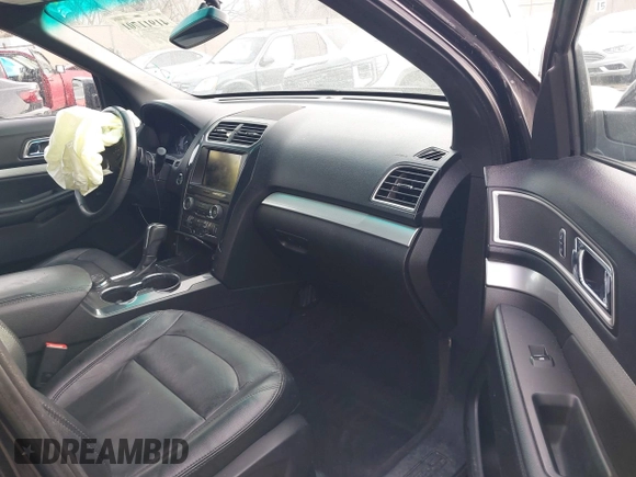2016 Ford Explorer XLT with VIN 1FM5K8D83GGB62670, listed as a IAAI auction lot 41911701 with 163,798 mi miles and . Bid and sale history available at carsss.com. Image 5.