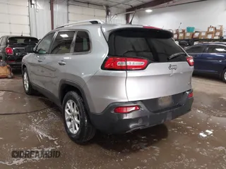2017 Jeep Cherokee Latitude z VIN 1C4PJLCB4HW610440, wystawiony jako IAAI lot #41591293 z przebiegiem 219 957 mil mil oraz . Historia ofert i sprzedaży dostępna na DreamBid. Obrazek 3.