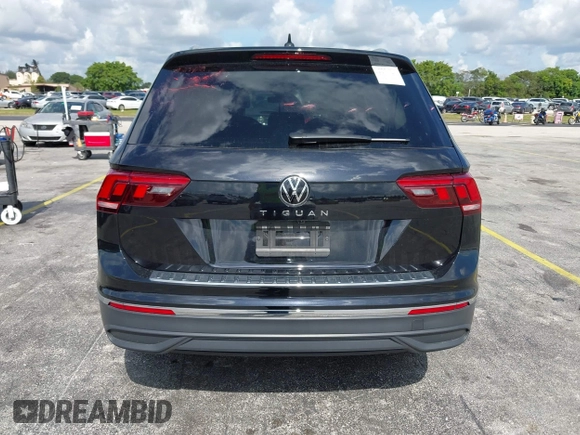 2024 Volkswagen Tiguan with VIN 3VVTB7AX9RM218526, listed as a IAAI auction lot 42564195 with Not provided miles and . Bid and sale history available at DreamBid. Image 16.