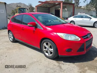 2014 Ford Focus SE z VIN 1FADP3K24EL119243, wystawiony jako IAAI lot #42121759 z przebiegiem 123 887 mil mil oraz . Historia ofert i sprzedaży dostępna na DreamBid. Obrazek 1.