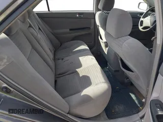 2005 Toyota Camry STD z VIN 4T1BE32K35U978160, wystawiony jako IAAI lot #42368548 z przebiegiem 163 954 mil mil oraz . Historia ofert i sprzedaży dostępna na DreamBid. Obrazek 8.