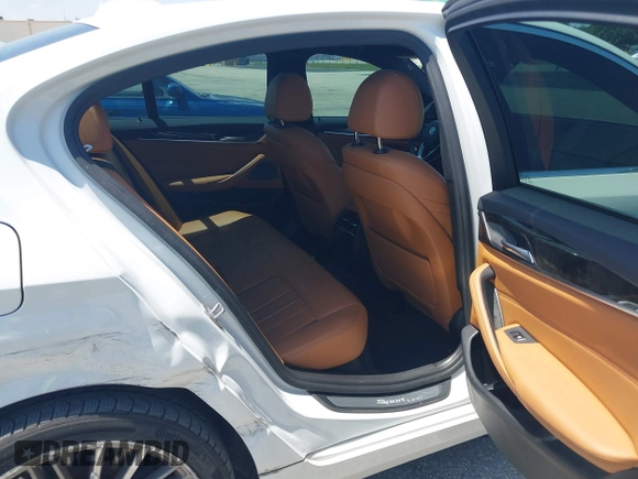 2018 BMW 5 Series 540i с VIN WBAJE5C5XJWA96101, выставлен на аукционе IAAI как лот 42268201 с пробегом 111 626 миль миль и . История ставок и продаж доступна на DreamBid. Изображение 8.