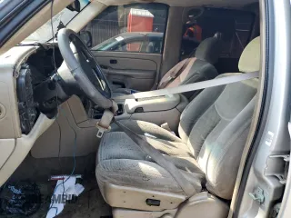 2004 Chevrolet Suburban LT z VIN 1GNFK16T94J220269, wystawiony jako Copart lot #55427185 z przebiegiem Nie podano mil oraz Szkoda całkowita • Salvage title. Historia ofert i sprzedaży dostępna na DreamBid. Obrazek 7.