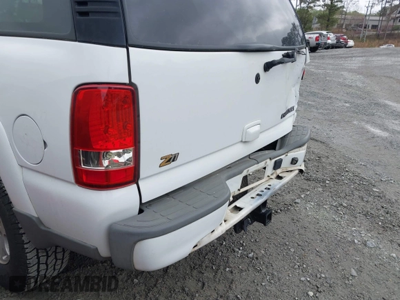 2004 Chevrolet Tahoe LS with VIN 1GNEK13ZX4R308382, listed as a IAAI auction lot 41901448 with 205,922 mi miles. Bid and sale history available at carsss.com. Image 13.