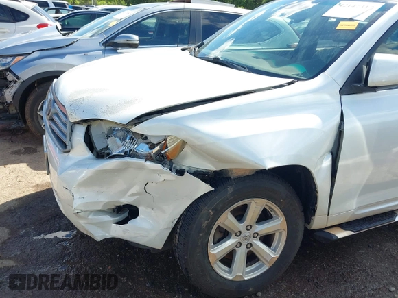 2008 Toyota Highlander z VIN JTEDS41A482011153, wystawiony jako IAAI lot #42147317 z przebiegiem 121 189 mil mil oraz . Historia ofert i sprzedaży dostępna na DreamBid. Obrazek 6.