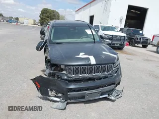 2023 Jeep Grand Cherokee Limited z VIN 1C4RJJBG4P8843652, wystawiony jako IAAI lot #41906826 z przebiegiem 18 006 mil mil oraz . Historia ofert i sprzedaży dostępna na DreamBid. Obrazek 12.
