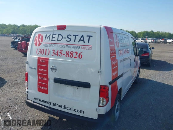 2017 Nissan NV200 S z VIN 3N6CM0KN3HK700011, wystawiony jako IAAI lot #42204398 z przebiegiem 160 660 mil mil oraz . Historia ofert i sprzedaży dostępna na DreamBid. Obrazek 16.