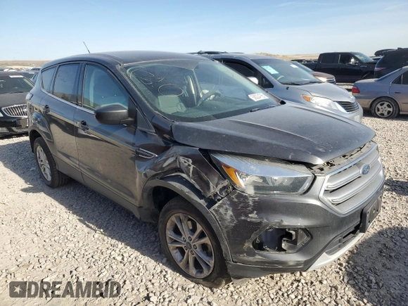 2017 Ford Escape SE z VIN 1FMCU0GD3HUF08778, wystawiony jako Copart lot #58224765 z przebiegiem 67 211 mil mil oraz Szkoda całkowita • Salvage title. Historia ofert i sprzedaży dostępna na DreamBid. Obrazek 4.