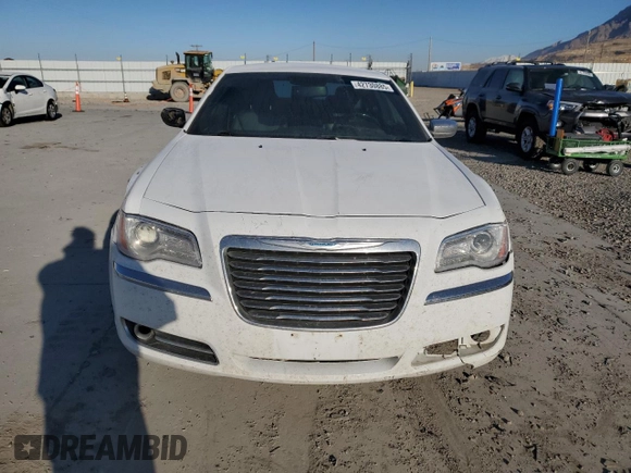 2014 Chrysler 300 C with VIN 2C3CCAKG6EH200991, listed as a Copart auction lot 42730885 with 82,128 mi miles and Salvage Title. Bid and sale history available at carsss.com. Image 5.