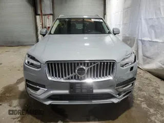 2024 Volvo XC90 Plus Bright Theme with VIN YV4L12PE5R1229821, listed as a Copart auction lot 89335575 with 9,156 mi miles and Clean Title. Bid and sale history available at DreamBid. Image 5.