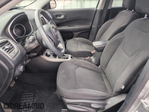2017 Jeep Compass Sport z VIN 3C4NJDAB3HT656265, wystawiony jako Copart lot #50560125 z przebiegiem 49 558 mil mil oraz Szkoda całkowita • Salvage title. Historia ofert i sprzedaży dostępna na DreamBid. Obrazek 7.