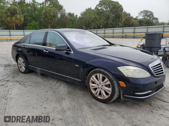 2010 Mercedes-Benz S 400 with VIN WDDNG9FB8AA306122, listed as a Copart auction lot 85679224 with 105,287 mi miles and Clean Title. Bid and sale history available at DreamBid. Image 4.