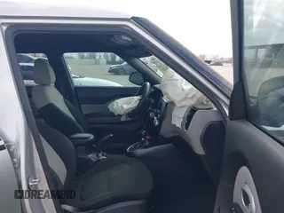 2017 Kia Soul with VIN KNDJN2A28H7437183, listed as a IAAI auction lot 41791823 with 1 mi miles. Bid and sale history available at carsss.com. Image 5.
