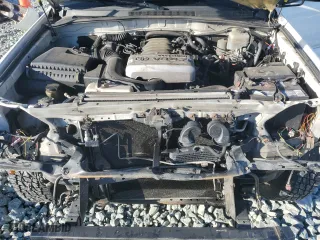 2006 Toyota 4Runner SR5 with VIN JTEBT14RX68029204, listed as a Copart auction lot 86199984 with 191,936 mi miles and Salvage Title. Bid and sale history available at carsss.com. Image 12.