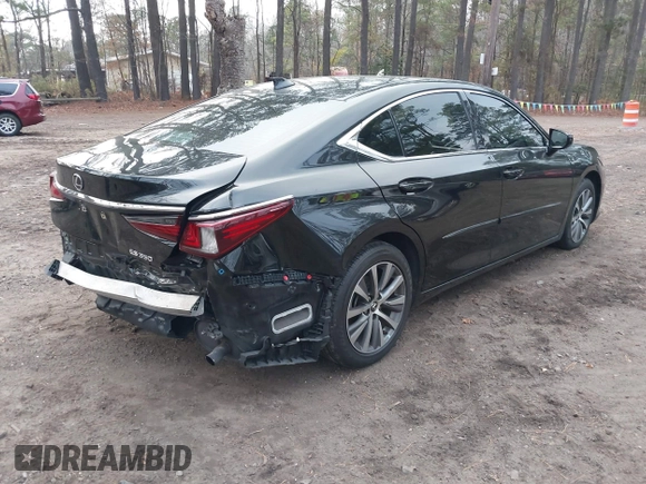 2021 Lexus ES with VIN 58ACZ1B18MU106522, listed as a IAAI auction lot 41053476 with 58,330 mi miles. Bid and sale history available at carsss.com. Image 4.