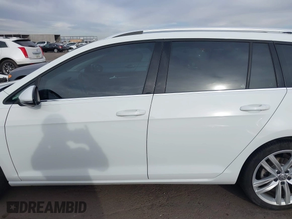 2017 Volkswagen Golf S z VIN 3VWC17AU2HM527113, wystawiony jako IAAI lot #41713423 z przebiegiem 47 796 mil mil oraz . Historia ofert i sprzedaży dostępna na DreamBid. Obrazek 15.