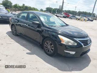 2015 Nissan Altima S z VIN 1N4AL3AP0FC499341, wystawiony jako IAAI lot #42322450 z przebiegiem 136 943 mil mil oraz . Historia ofert i sprzedaży dostępna na DreamBid. Obrazek 1.