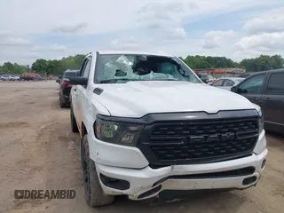 2022 Ram 1500 Big Horn z VIN 1C6RREBT7NN475406, wystawiony jako IAAI lot #42263097 z przebiegiem 54 680 mil mil oraz . Historia ofert i sprzedaży dostępna na DreamBid. Obrazek 6.