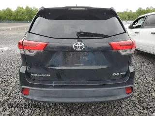 2019 Toyota Highlander SE z VIN 5TDJZRFH8KS613995, wystawiony jako Copart lot #57644135 z przebiegiem 110 326 mil mil oraz Szkoda całkowita • Salvage title. Historia ofert i sprzedaży dostępna na DreamBid. Obrazek 6.