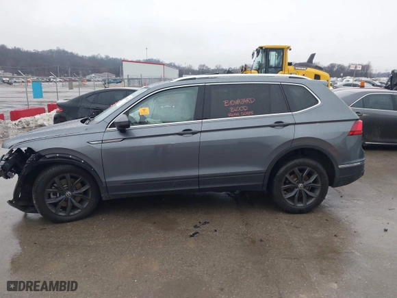 2022 Volkswagen Tiguan SE with VIN 3VV3B7AX3NM036590, listed as a IAAI auction lot 41463528 with 86,290 mi miles. Bid and sale history available at carsss.com. Image 13.