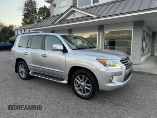 2013 Lexus LX 570 z VIN JTJHY7AX8D4089490, wystawiony jako Copart lot #76832954 z przebiegiem 203 267 mil mil oraz Czysty tytuł • Clean title. Historia ofert i sprzedaży dostępna na DreamBid. Obrazek 1.