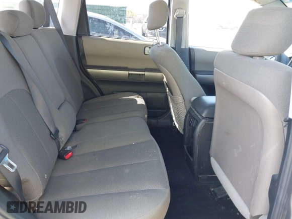 2005 Mitsubishi Endeavor LS with VIN 4A4MM21S45E005223, listed as a IAAI auction lot 40828218 with 148,661 mi miles. Bid and sale history available at carsss.com. Image 8.