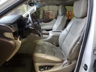 2016 Cadillac Escalade Luxury Collection z VIN 1GYS4BKJ0GR457082, wystawiony jako Copart lot #51876275 z przebiegiem 58 165 mil mil oraz Szkody całkowita. Historia ofert i sprzedaży dostępna na DreamBid. Obrazek 7.