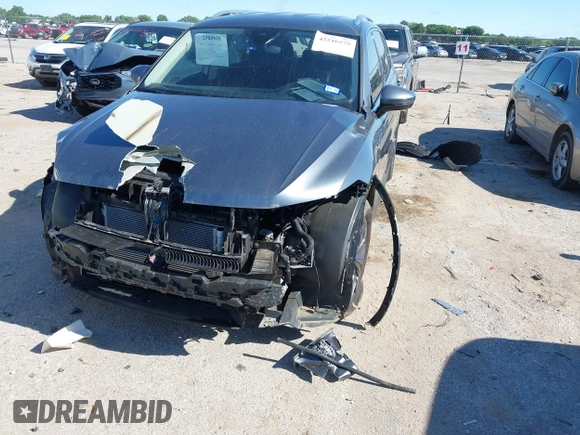2024 Volkswagen Tiguan SE with VIN 3VV3B7AX9RM001526, listed as a IAAI auction lot 42216575 with 8,548 mi miles and . Bid and sale history available at DreamBid. Image 17.