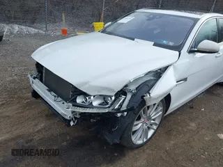 2016 Jaguar XF 35t Prestige with VIN SAJBK4BV9GCY11955, listed as a IAAI auction lot 41640739 with 83,047 mi miles. Bid and sale history available at carsss.com. Image 6.