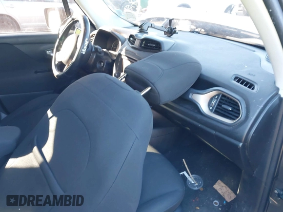2016 Jeep Renegade Latitude with VIN ZACCJBBT4GPD61037, listed as a IAAI auction lot 41555776 with 89,753 mi miles. Bid and sale history available at carsss.com. Image 5.