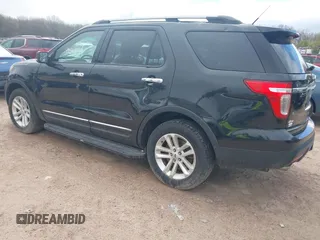 2014 Ford Explorer XLT with VIN 1FM5K8D8XEGB33891, listed as a IAAI auction lot 42143059 with 180,255 mi miles and . Bid and sale history available at carsss.com. Image 3.