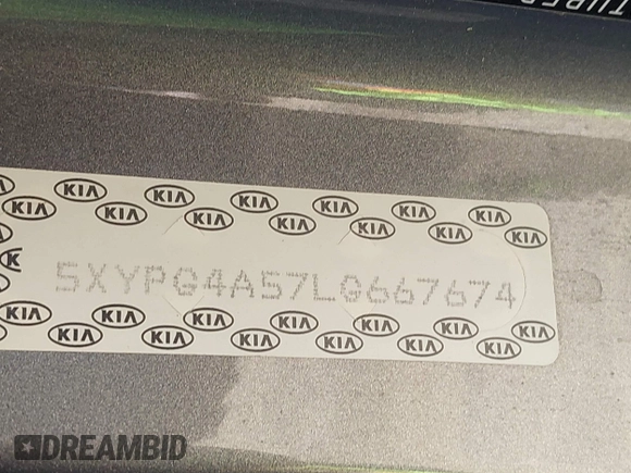 2020 Kia Sorento S z VIN 5XYPG4A57LG667674, wystawiony jako IAAI lot #41956371 z przebiegiem 103 976 mil mil oraz . Historia ofert i sprzedaży dostępna na DreamBid. Obrazek 9.