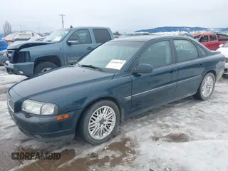 1999 Volvo S80 with VIN YV1TS90D5X1014909, listed as a IAAI auction lot 41644130 with 127,240 mi miles. Bid and sale history available at carsss.com. Image 2.