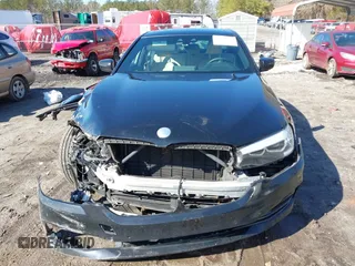 2019 BMW 5 Series 530i z VIN WBAJA5C56KWW03537, wystawiony jako IAAI lot #41430626 z przebiegiem 98 240 mil mil oraz . Historia ofert i sprzedaży dostępna na DreamBid. Obrazek 12.