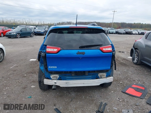 2018 Jeep Cherokee Latitude Tech Connect z VIN 1C4PJLCB0JD595520, wystawiony jako IAAI lot #42020413 z przebiegiem 79 910 mil mil oraz . Historia ofert i sprzedaży dostępna na DreamBid. Obrazek 17.